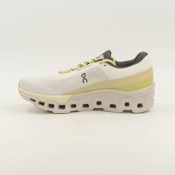 Athletic_Shoes